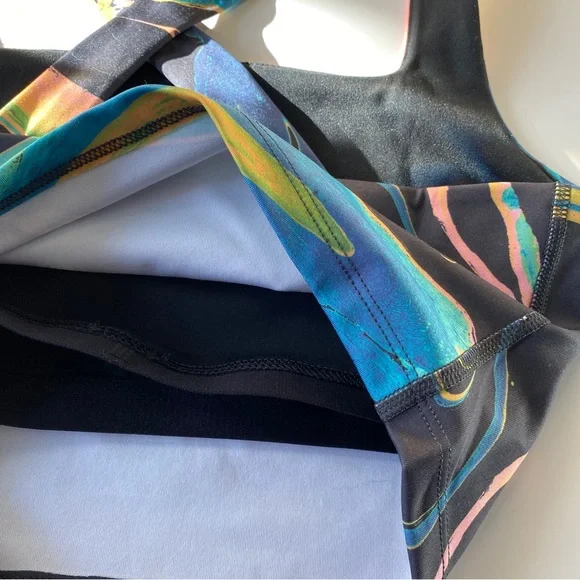 π± NIKE sports bra Dry-Fit - Picture 5 of 8